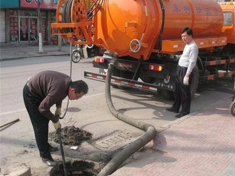 乌坡镇清掏化粪池，健康生活从这里开始
